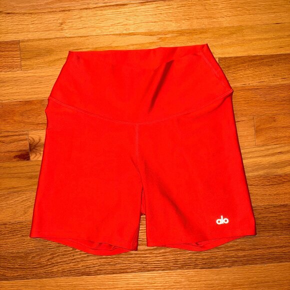 ALO Yoga 5" Airlift Energy Shorts Bright Red - Picture 2 of 6